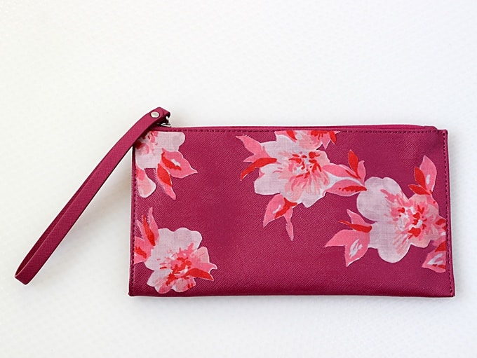 DIY decoupaged purse refashion (using vintage bed sheets!)