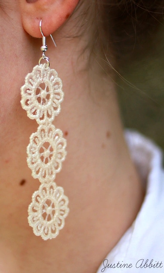 How to make lace earrings with Mod Podge in three steps