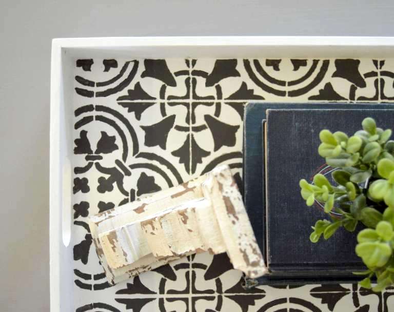 Farmhouse Wooden Tray Makeover