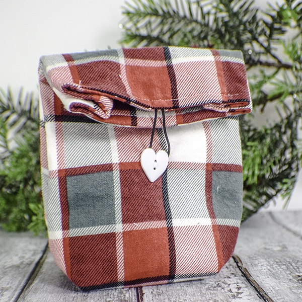 How to Make a Simple Fabric Gift Bag