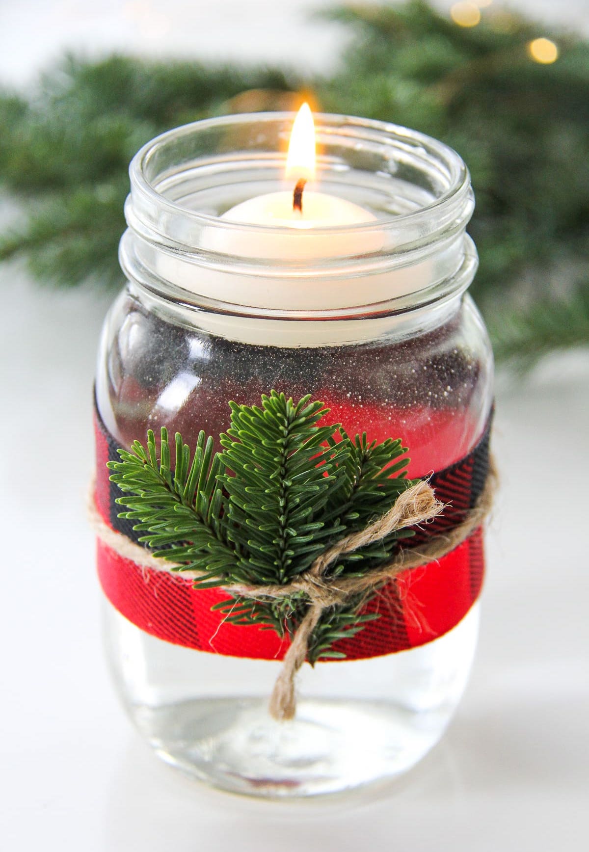 Five Minute Christmas Mason Jar Candles
