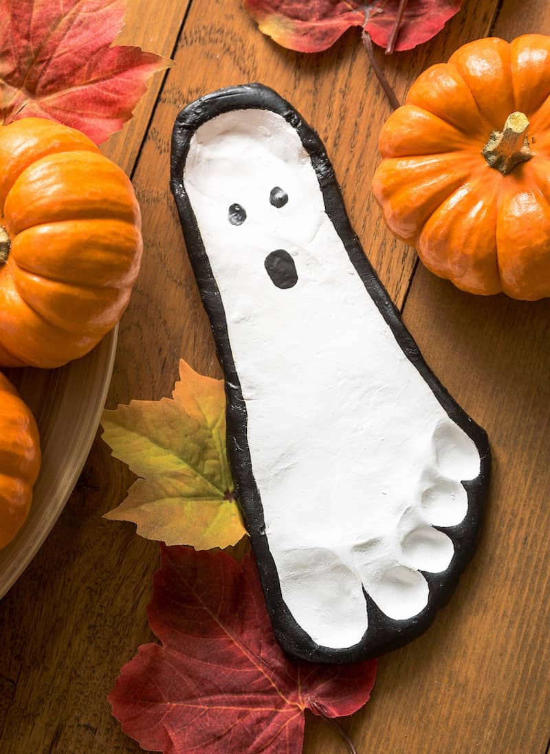 If you're looking for fun and easy Halloween crafts for toddlers, these handprints are perfect! There's a pumpkin, spider, and ghost footprint too.