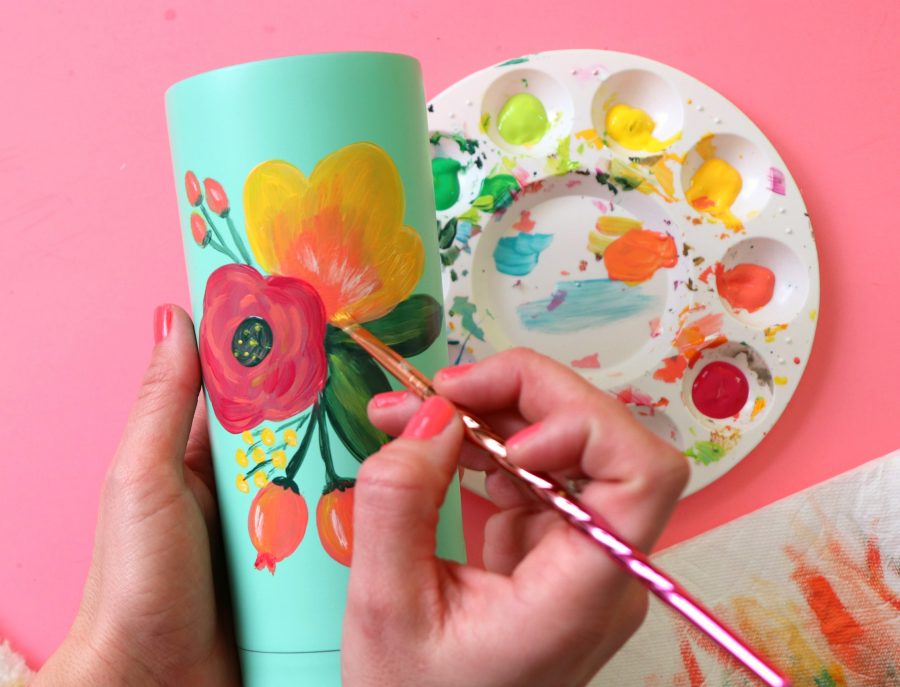 hand-paint-a-water-bottle