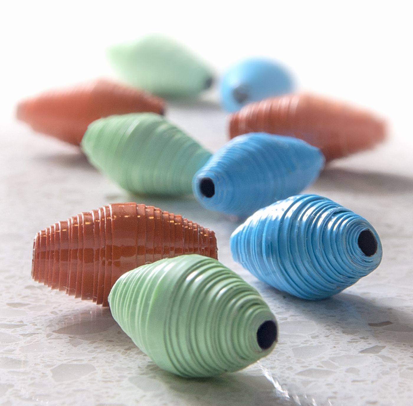 How to make paper beads
