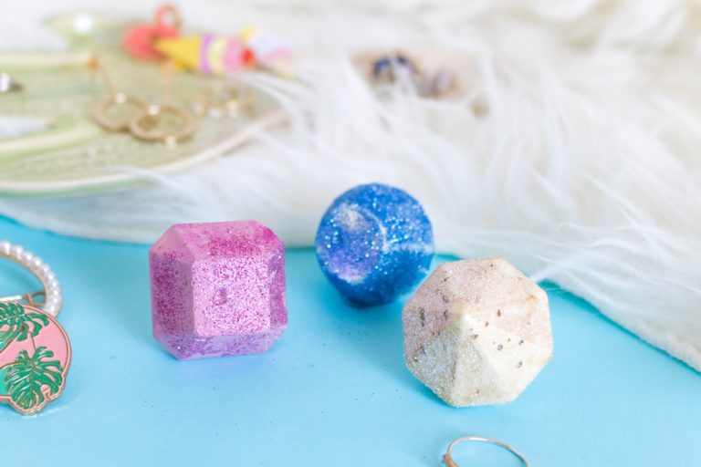 how to make rings out of hot glue