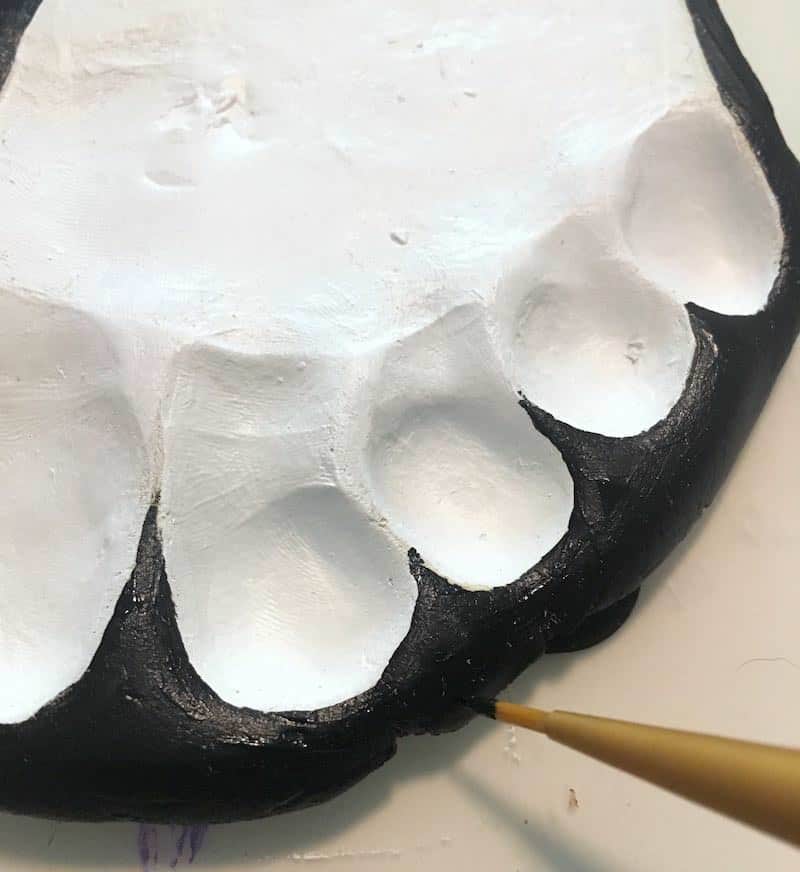 If you're looking for fun and easy Halloween crafts for toddlers, these handprints are perfect! There's a pumpkin, spider, and ghost footprint too.