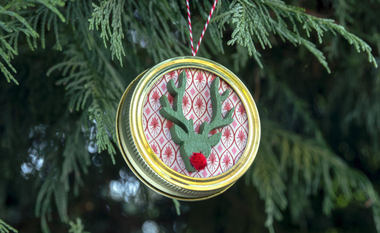 mason jar lid ornament