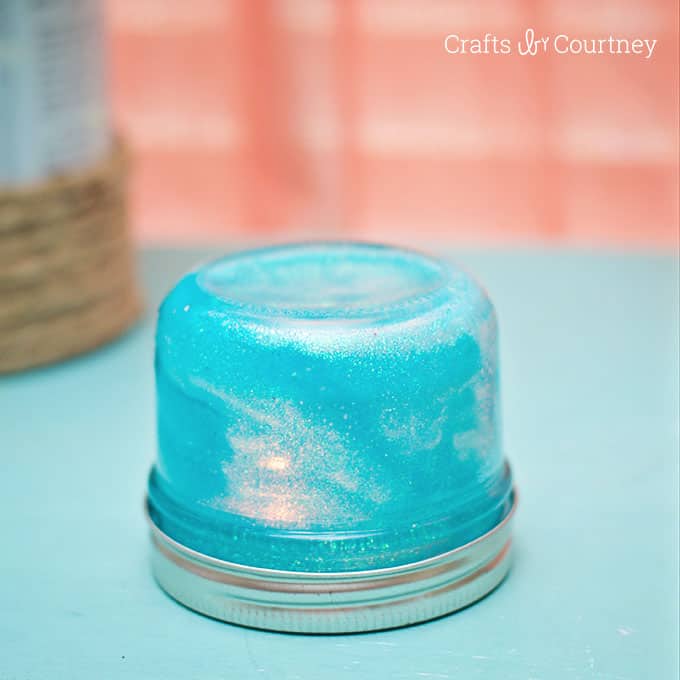 DIY night light with a mason jar