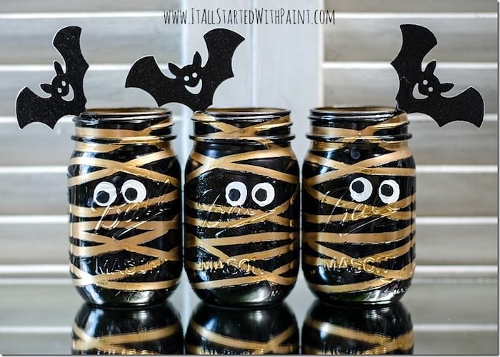 Mummy mason jars for Halloween