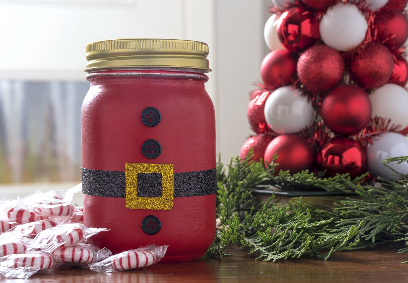 Painted-Santa-mason-jar.jpg