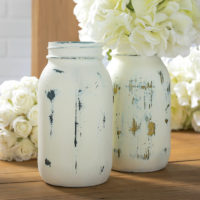 painting mason jars