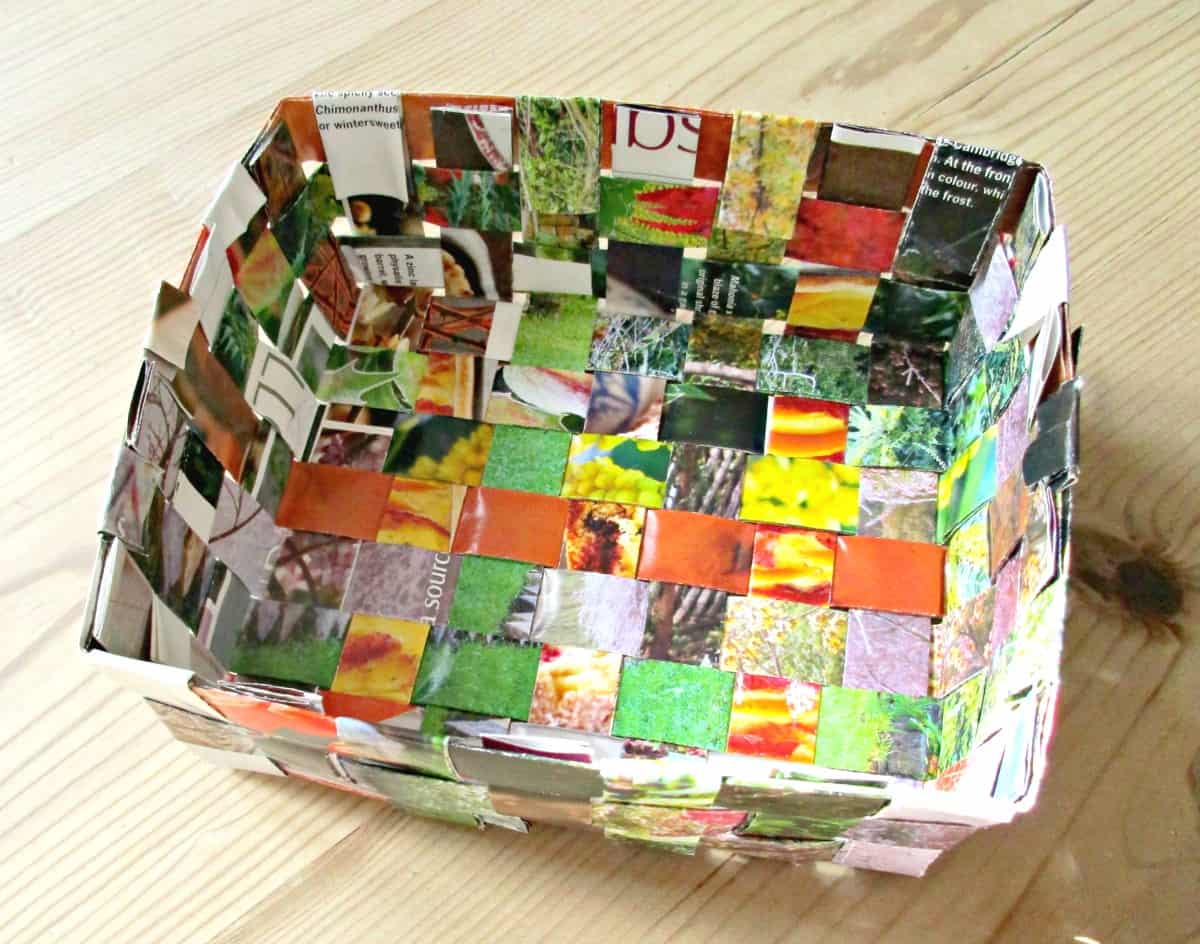 Easy Recycled Magazine Basket